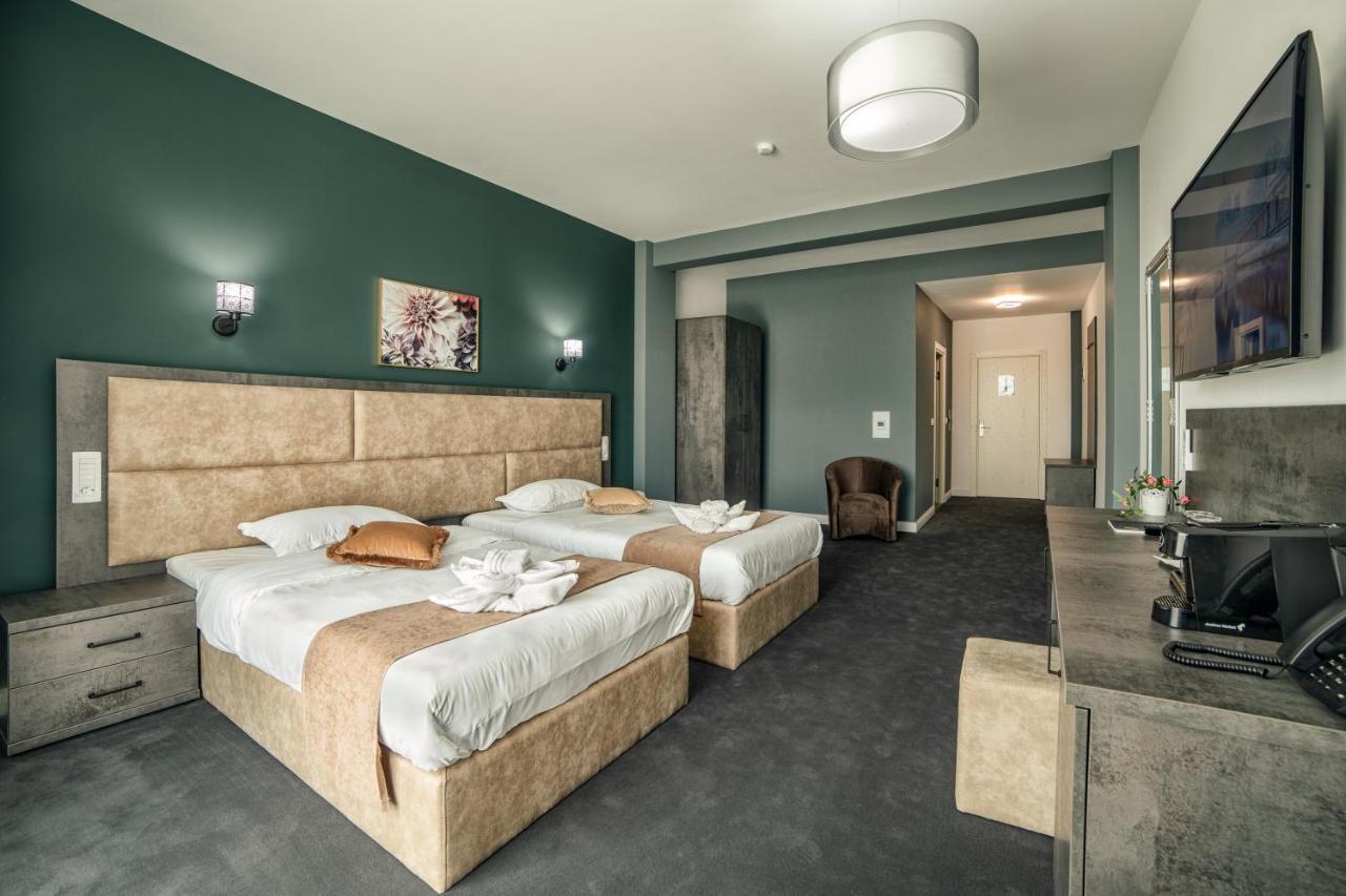 Rădăuţi Hotel Nordic Twins & Wellness מראה חיצוני תמונה