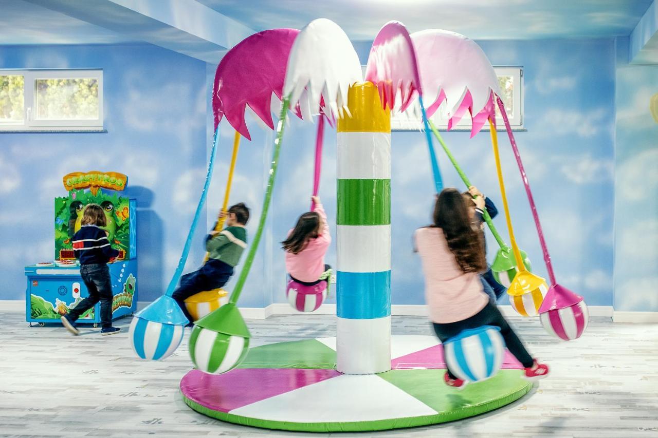 Rădăuţi Hotel Nordic Twins & Wellness מראה חיצוני תמונה